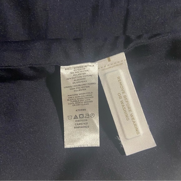 Navy blue skirt with gold and pink floral details - Picture 2 of 4